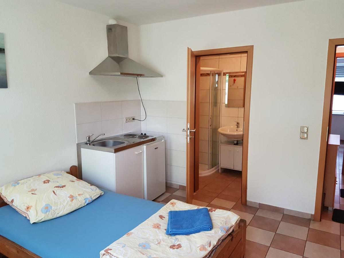 Gaestezimmer Auf Dem Campingplatz Konz Εξωτερικό φωτογραφία